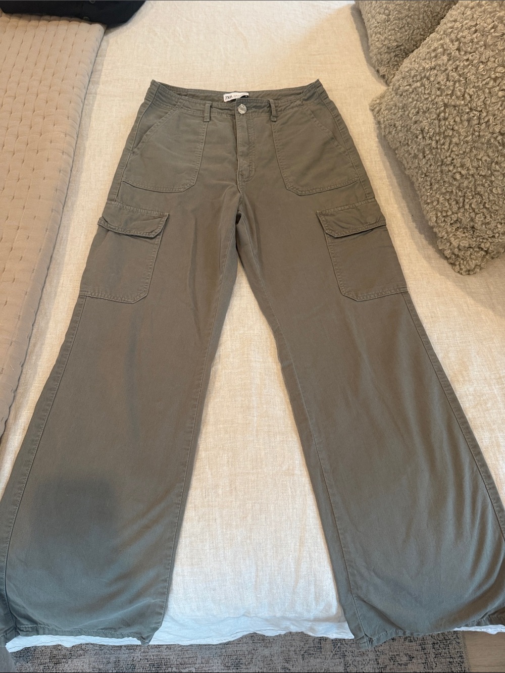 Zara Army Green Cargo Wide-Leg Pants